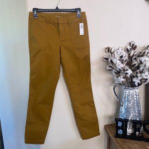 Old Navy Pixie Cut pants NWT